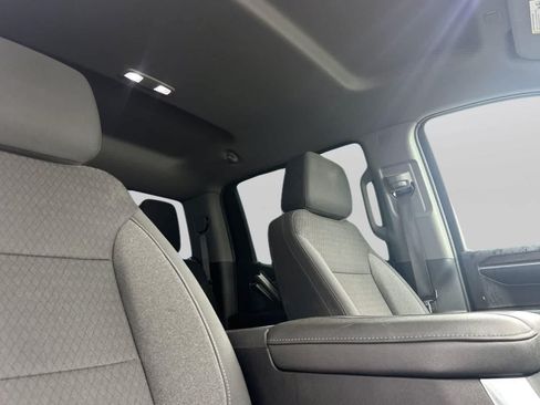 Used 2022 Chevrolet Silverado 1500 LT w/ Z71 Off-Road Package AWD/4WD image 16