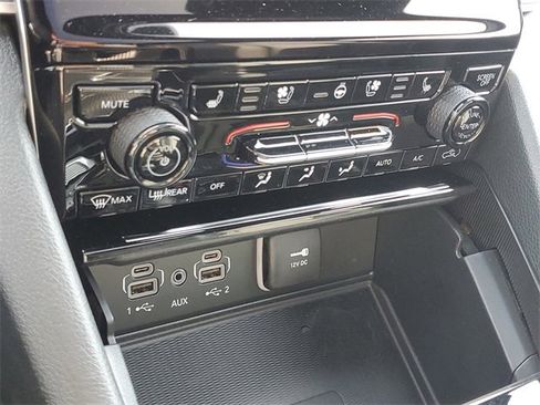 New 2025 Jeep Grand Cherokee Limited w/ Luxury Tech Group II image 28