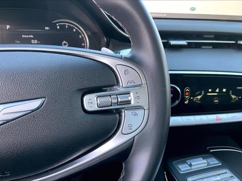 Used 2025 Genesis GV70 2.5T image 25