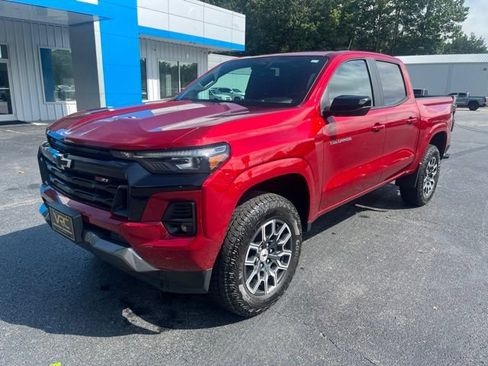 Used 2023 Chevrolet Colorado Z71 w/ Safety Package AWD/4WD image 8