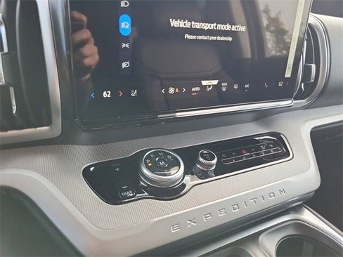New 2025 Ford Expedition Active image 17