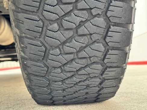 Used 2020 GMC Sierra 2500 AT4 w/ AT4 Premium Package image 39