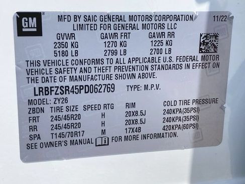 Used 2023 Buick Envision Avenir AWD/4WD image 35