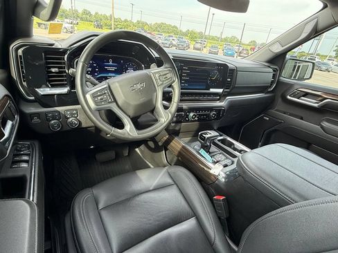 Used 2019 Nissan Maxima SR w/ Premium Package FWD image 18