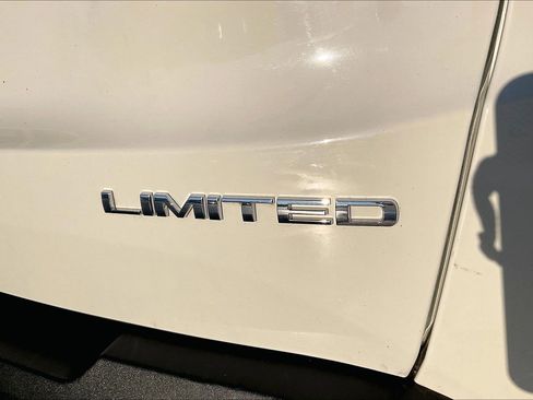 Used 2019 Jeep Renegade Limited w/ UConnect 8.4 Nav Group image 27