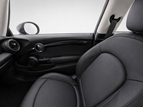 Used 2019 MINI Cooper 2-Door Hardtop w/ Storage Package FWD image 15