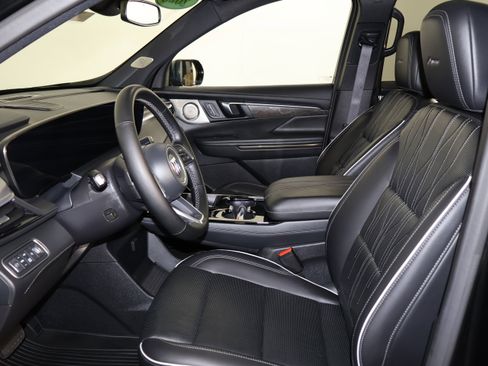 Certified 2025 Buick Enclave Avenir image 43