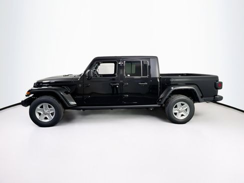 Used 2023 Jeep Gladiator Sport image 8