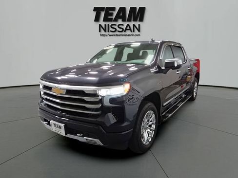 Used 2023 Chevrolet Silverado 1500 High Country w/ High Country Premium Package AWD/4WD image 4
