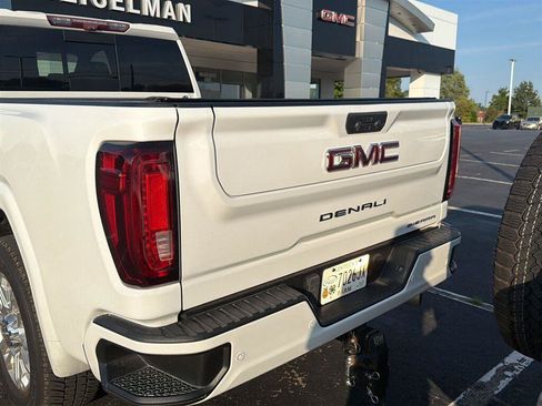 Used 2021 GMC Sierra 2500 Denali w/ Technology Package AWD/4WD image 5