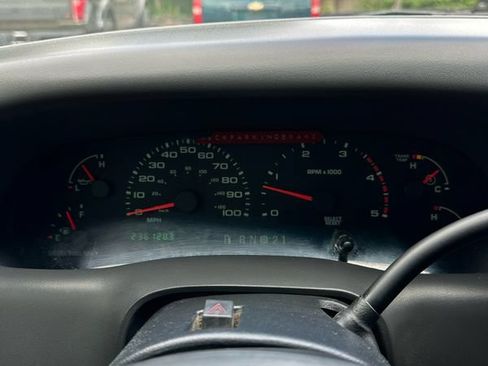 Used 2002 Ford F250 XLT AWD/4WD image 12