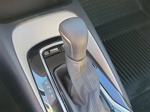 Used 2024 Toyota Corolla SE image 27