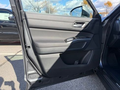 New 2025 Nissan Pathfinder SL w/ Lighting Package (N92) image 13