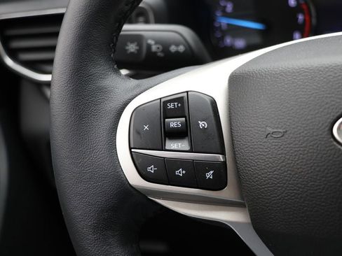 Used 2022 Ford Explorer XLT w/ Equipment Group 202A image 19