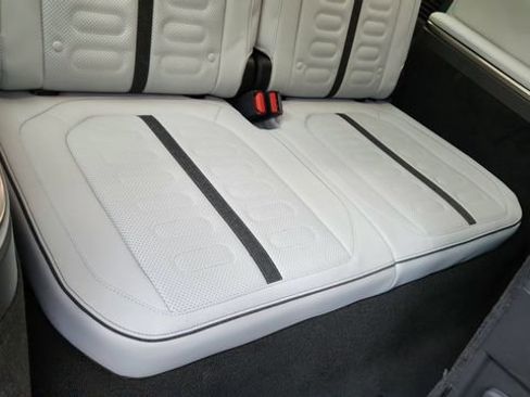 Used 2024 Rivian R1S Adventure image 30