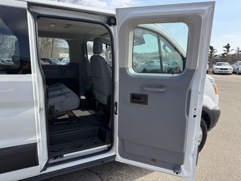 Used 2019 Ford Transit 350 XLT image 22