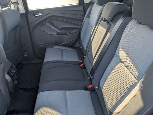 Used 2019 Ford Escape SE image 24