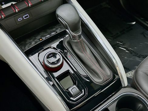 Used 2024 GMC Canyon AT4X image 17