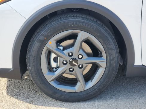 New 2026 Kia K4 LXS image 9