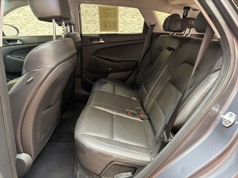 Used 2019 Hyundai Tucson Ultimate w/ Cargo Package FWD image 14