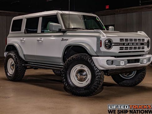 Used 2023 Ford Bronco Heritage Edition AWD/4WD image 1