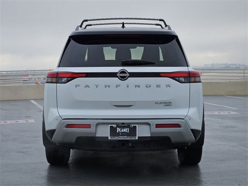 Used 2025 Nissan Pathfinder Platinum image 6