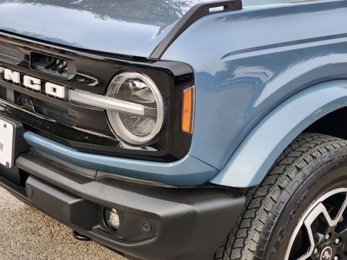 Used 2023 Ford Bronco Outer Banks image 9
