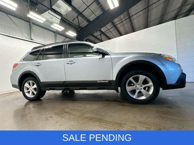 Used 2013 Subaru Outback 2.5i Limited AWD/4WD image 3