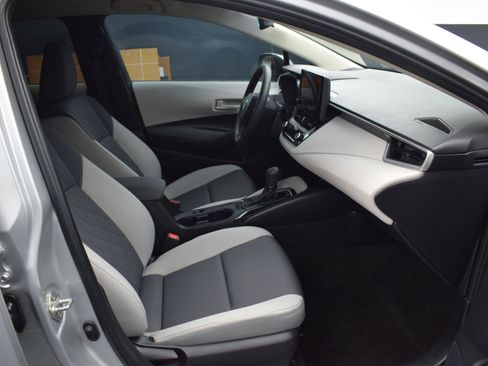 Used 2024 Toyota Corolla LE w/ LE Convenience Package image 10