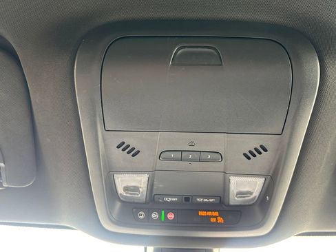 Used 2022 Buick Enclave Premium image 15