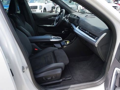 Used 2024 BMW X2 xDrive28i w/ Technology Package AWD/4WD image 3