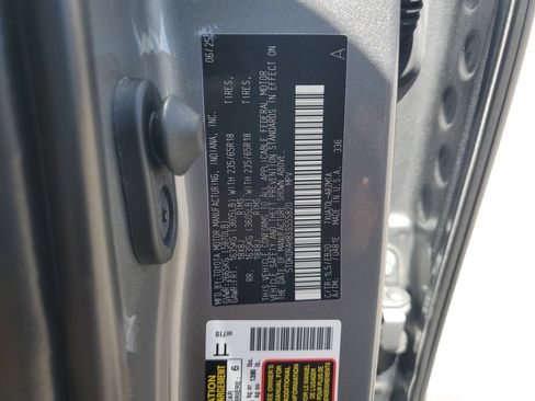 Used 2025 Toyota Highlander XLE FWD image 24