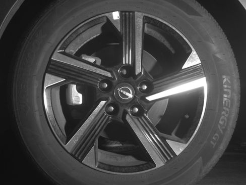 Used 2025 Nissan Sentra SV FWD image 12
