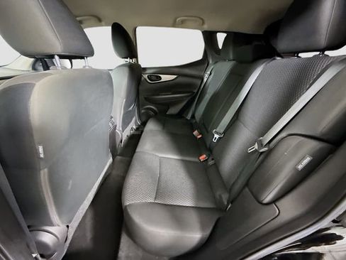 Used 2021 Nissan Rogue Sport S image 22