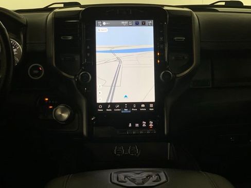 Used 2022 RAM 1500 4x4 Crew Cab image 5