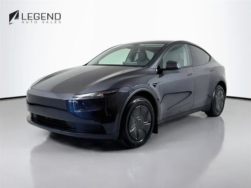Used 2026 Tesla Model Y 2WD image 1