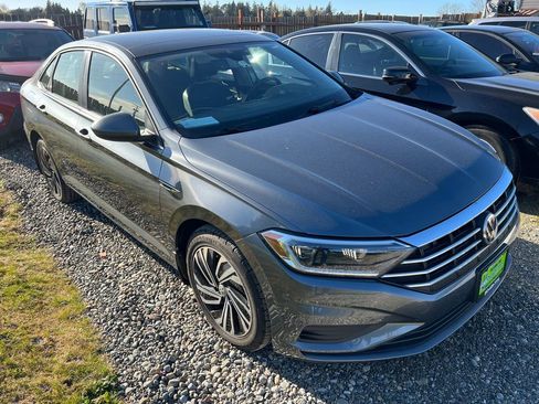 Used 2021 Volkswagen Jetta SEL image 3