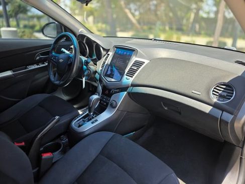 Used 2016 Chevrolet Cruze LT w/ Technology Package FWD image 31