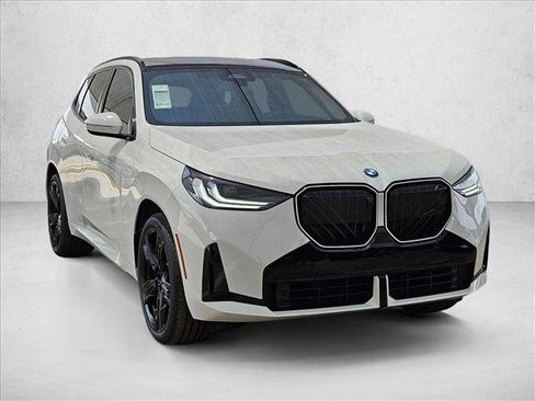 Used 2025 BMW X3 xDrive30i w/ Premium Package AWD/4WD image 3