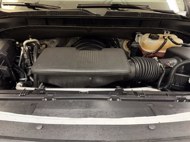 Used 2025 Chevrolet Suburban Z71 AWD/4WD image 28