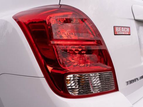 Used 2022 Chevrolet Trax LS w/ Tint and Cruise Package image 36