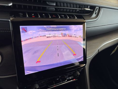 New 2025 Jeep Grand Cherokee L Limited w/ Black Appearance Package image 19