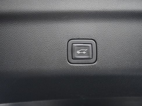 Used 2023 Chevrolet Tahoe LT w/ Luxury Package AWD/4WD image 36