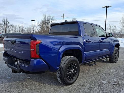 Used 2025 Toyota Tacoma SR5 image 9