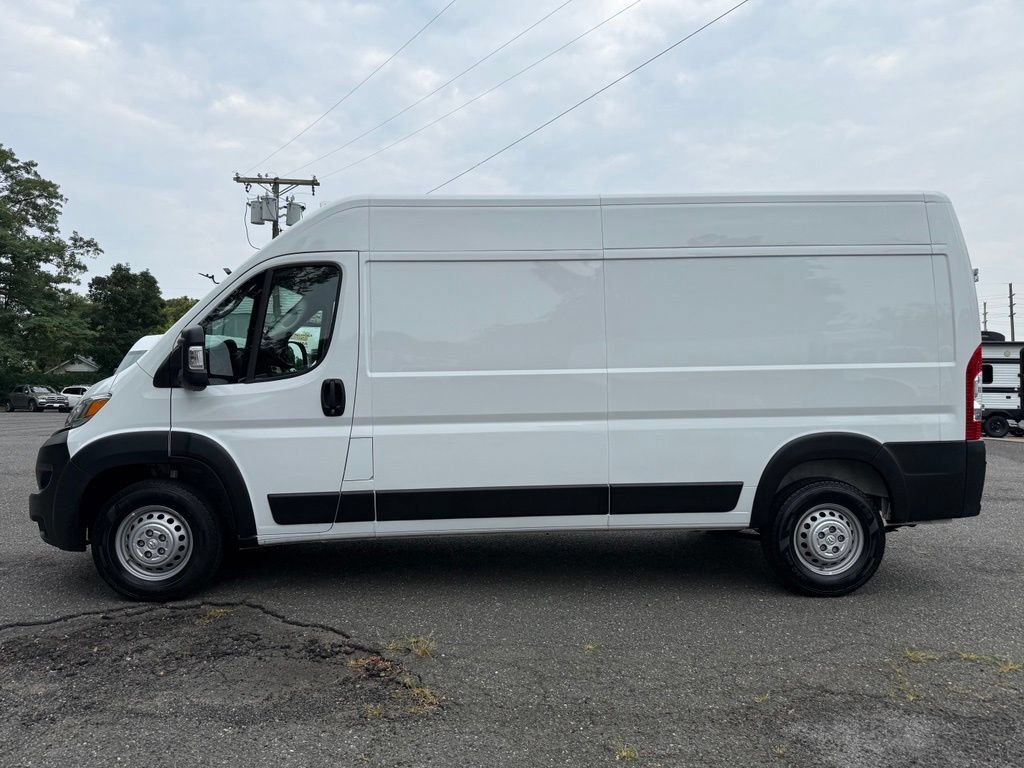 Used 2025 RAM ProMaster 2500 w/ Convenience Group FWD image 3