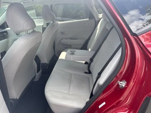 Used 2024 Hyundai Kona SEL AWD/4WD image 7