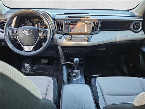 Used 2018 Toyota RAV4 XLE FWD image 17