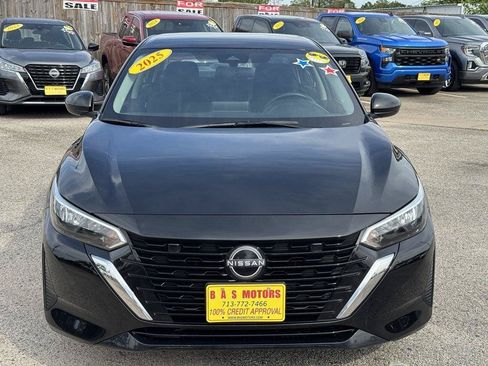 Used 2025 Nissan Sentra SV FWD image 2