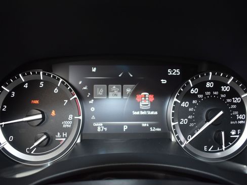 Used 2022 Toyota Highlander Platinum image 19