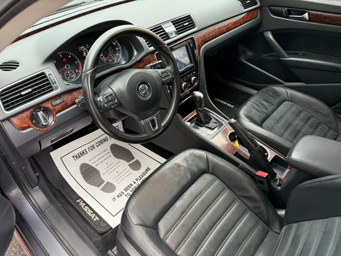 Used 2013 Volkswagen Passat TDI SEL Premium image 10